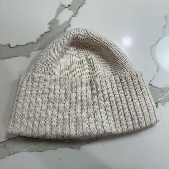 Urban Outfitters toque - Picture 1 of 2
